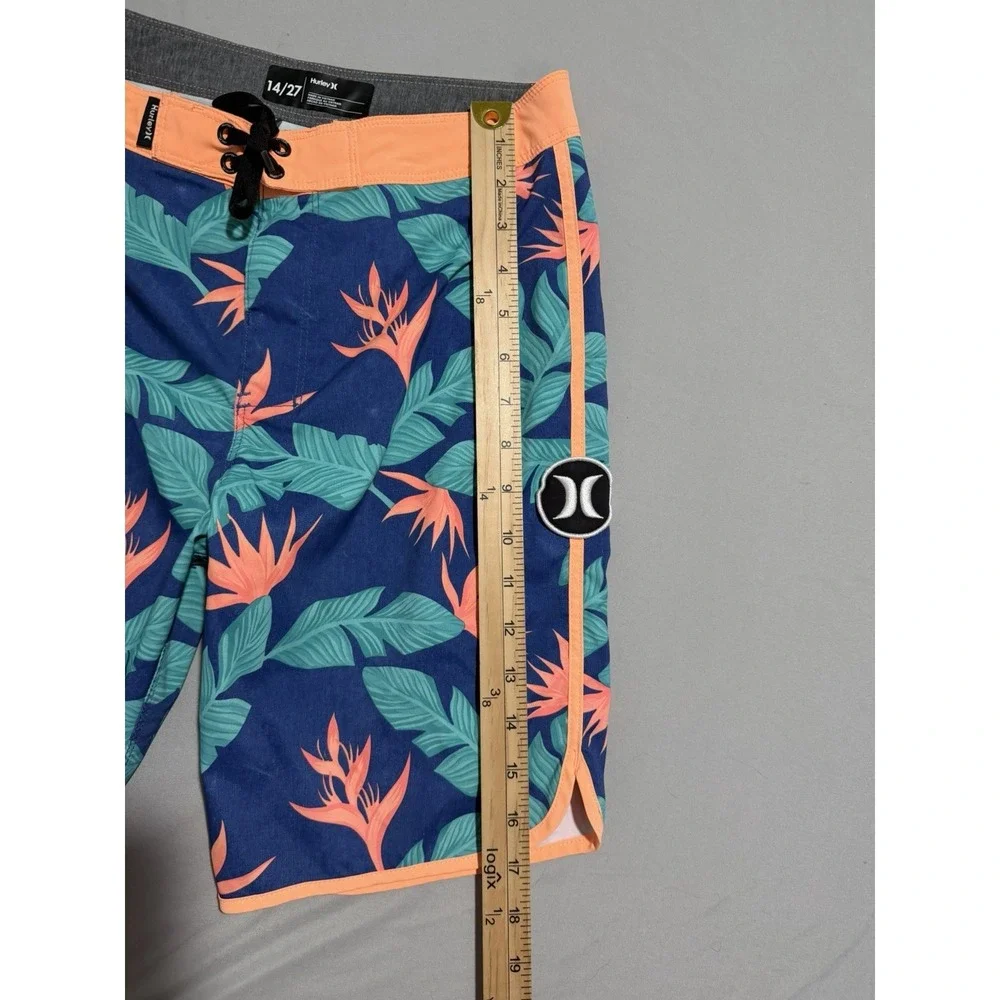Hurley hawaiian print swim trunks shorts, tie closure,‎ big kids 14/27, medium?